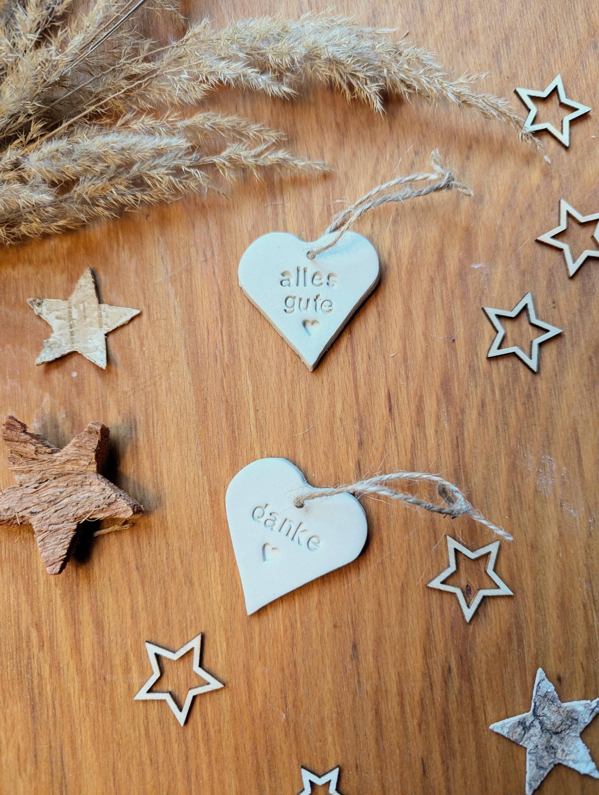 Anhänger "Danke" Oder "Alles Gute" Aus Modellierton Anhänger "Danke" Oder "Alles Gute" Aus Modellierton von Etsy - AtelierMamaNessa