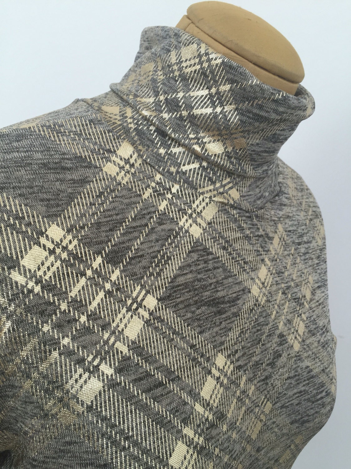 Grau Gold Tartan Rollkragen. Stretch-Jersey Mit Elegante Damen Oberteile von Etsy - Atooda