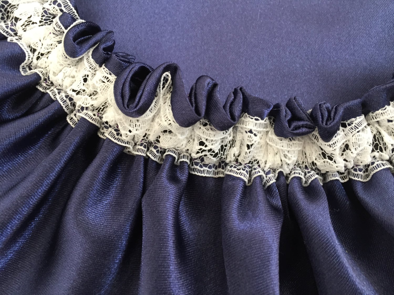 Mädchens Beidseitig Matt Sleep Cap-Royal-Blau Mit Weißer Spitze Trim. Reversible Phantasie Absacker Für Mädchen Altert 5-10. Weiche Satin Bett Hat von Etsy - Atooda