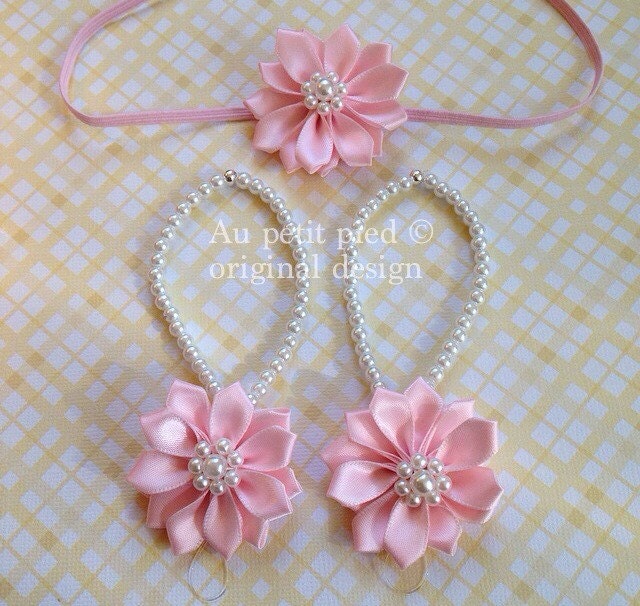 Baby Barfuß Sandalen Und Stirnband, Baby-Mädchen-Geschenk, Babyschuhe, Baby-Schmuck, Taufe, Geschenk, Baby-Dusche-Geschenk, Foto-Stütze Baby Barfuß Sandalen Und Stirnband, Baby-Mädchen-Geschenk, Babyschuhe, Baby-Schmuck, Taufe, Geschenk, Baby-Dusche-Geschenk, Foto-Stütze von Etsy - Aupetitpied