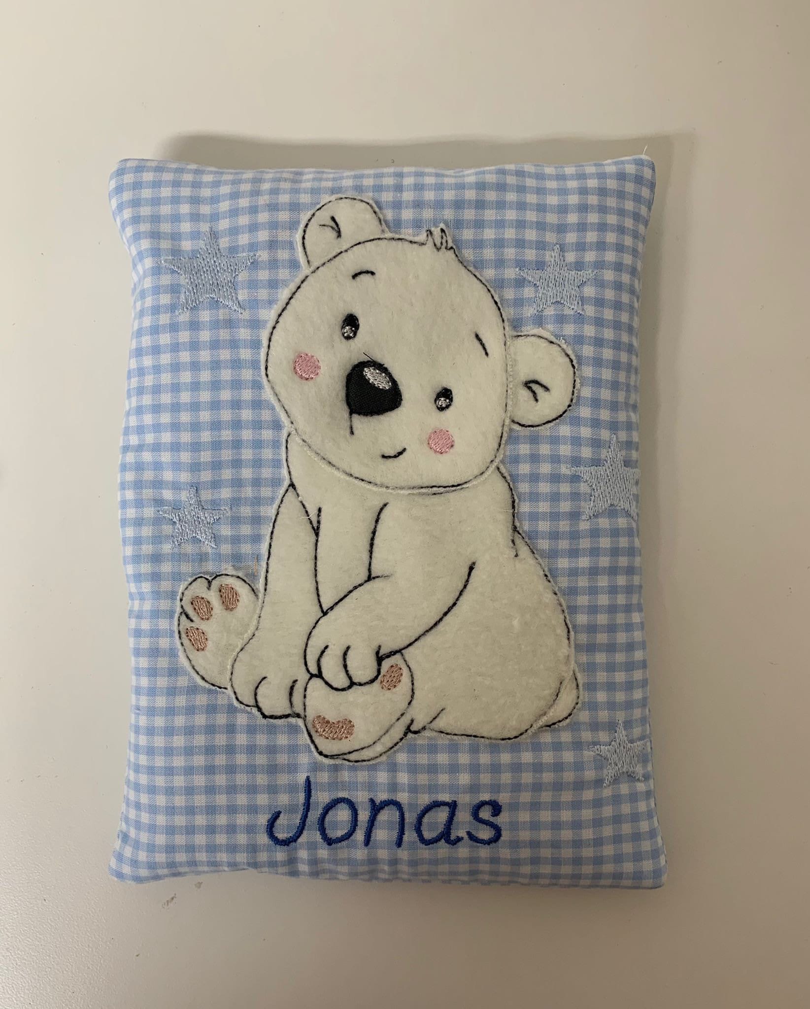 Körnerkissen Mit Appliziertem Eisbären Blau Kariert| Personalisiertes Geschenkgeschenk Zur Geburtgeschenk Taufe Wärmekissen Körnerkissen Mit Appliziertem Eisbären Blau Kariert| Personalisiertes Geschenkgeschenk Zur Geburtgeschenk Taufe Wärmekissen von Etsy - AureaArtisShop