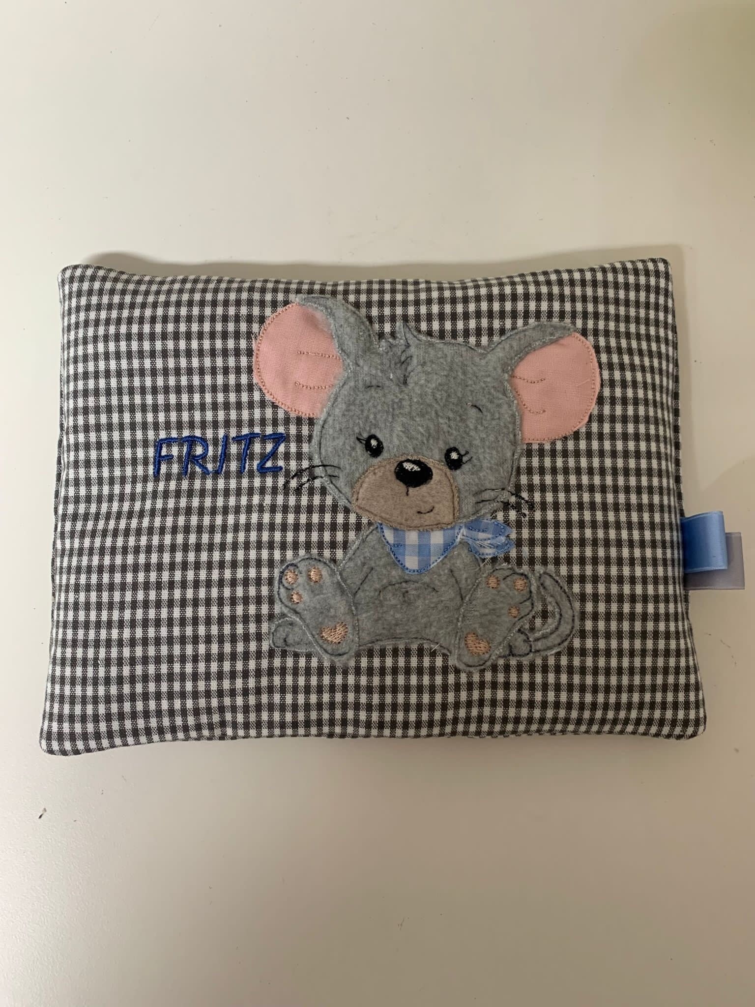 Körnerkissen Mit Maus Grau Kariert Personalisiertes Geschenkgeschenk Zur Geburtgeschenk Taufe Wärmekissen Körnerkissen Mit Maus Grau Kariert Personalisiertes Geschenkgeschenk Zur Geburtgeschenk Taufe Wärmekissen von Etsy - AureaArtisShop