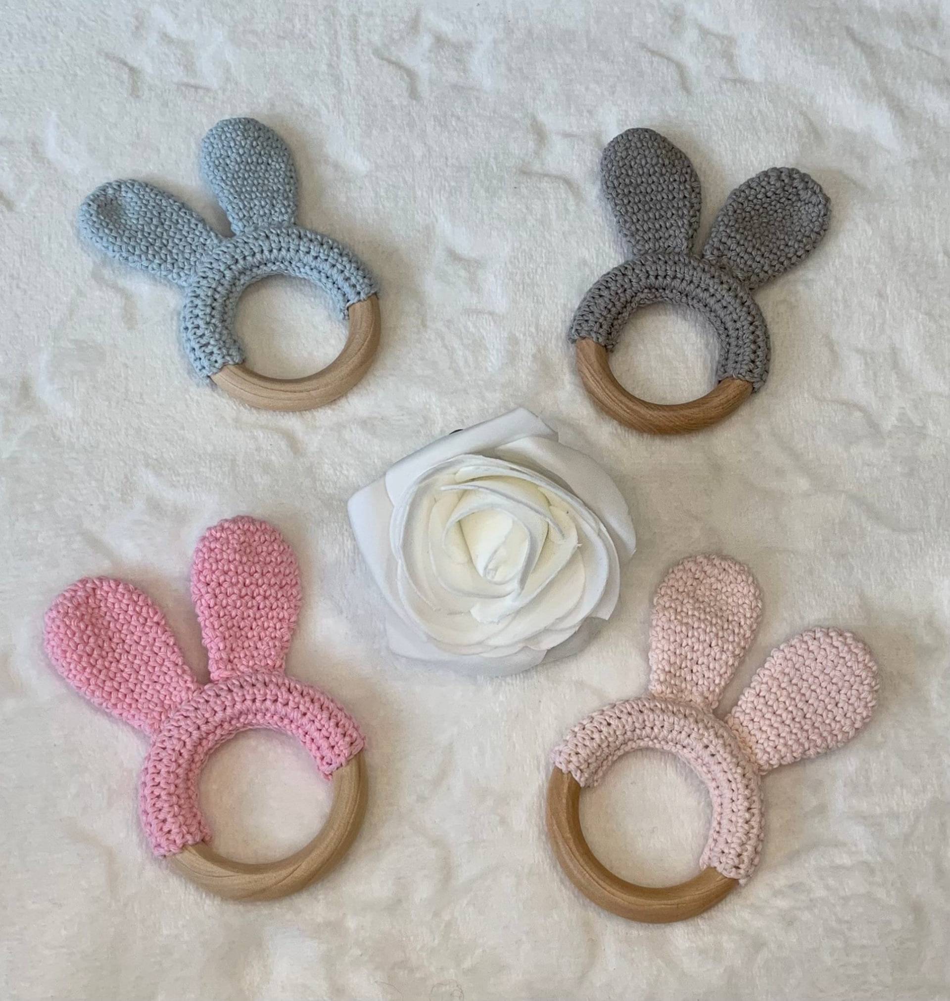 Gehäkelter Hasenohren Beißring Gehäkelter Hasenohren Beißring von Etsy - AvaBooUK