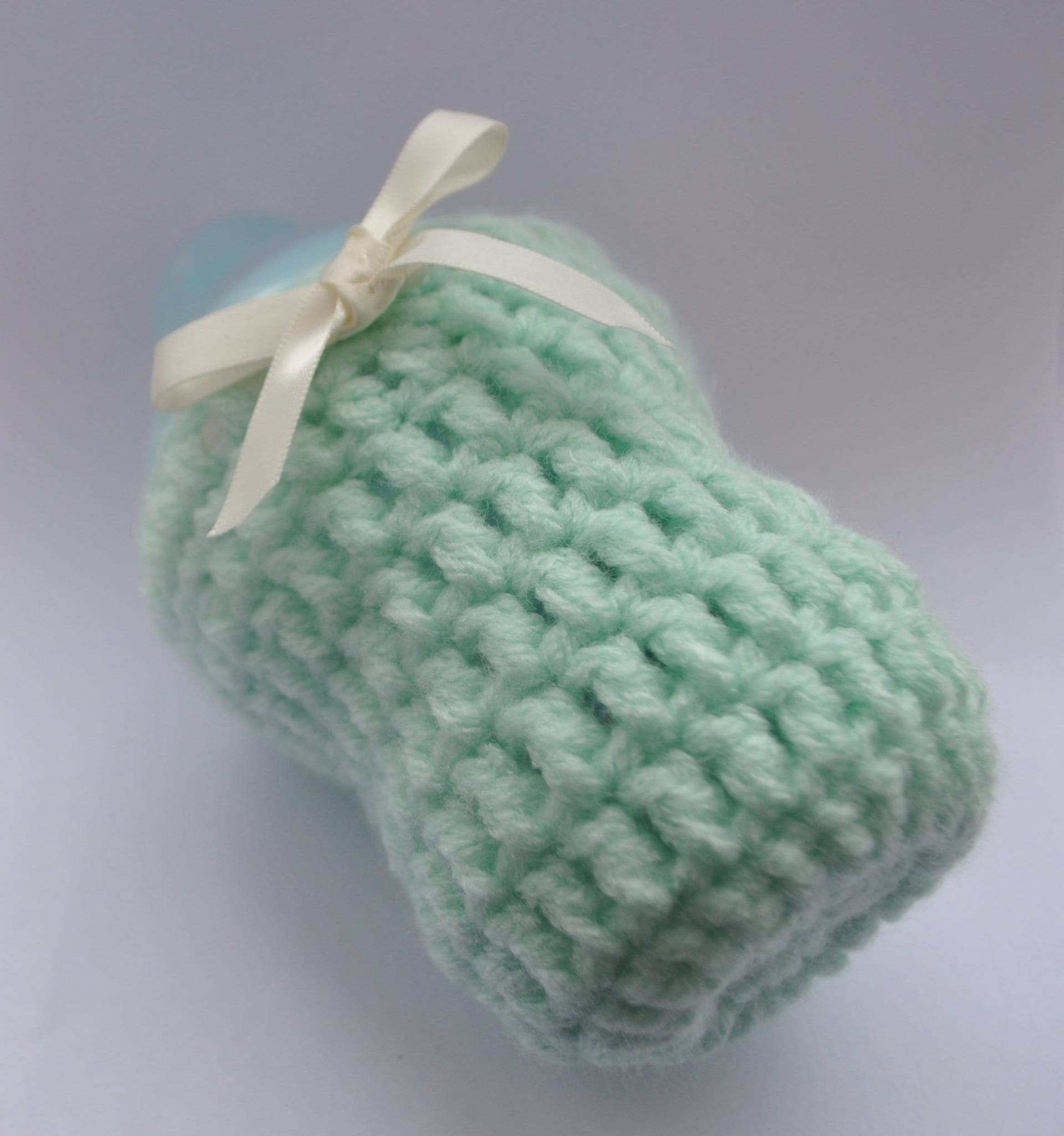 Baby Flaschenabdeckung Mit Einer Schleife Ein Entzückendes Handgemachtes Geschenk Für Neugeborene Baby Flaschenabdeckung Mit Einer Schleife Ein Entzückendes Handgemachtes Geschenk Für Neugeborene von Etsy - BBKits