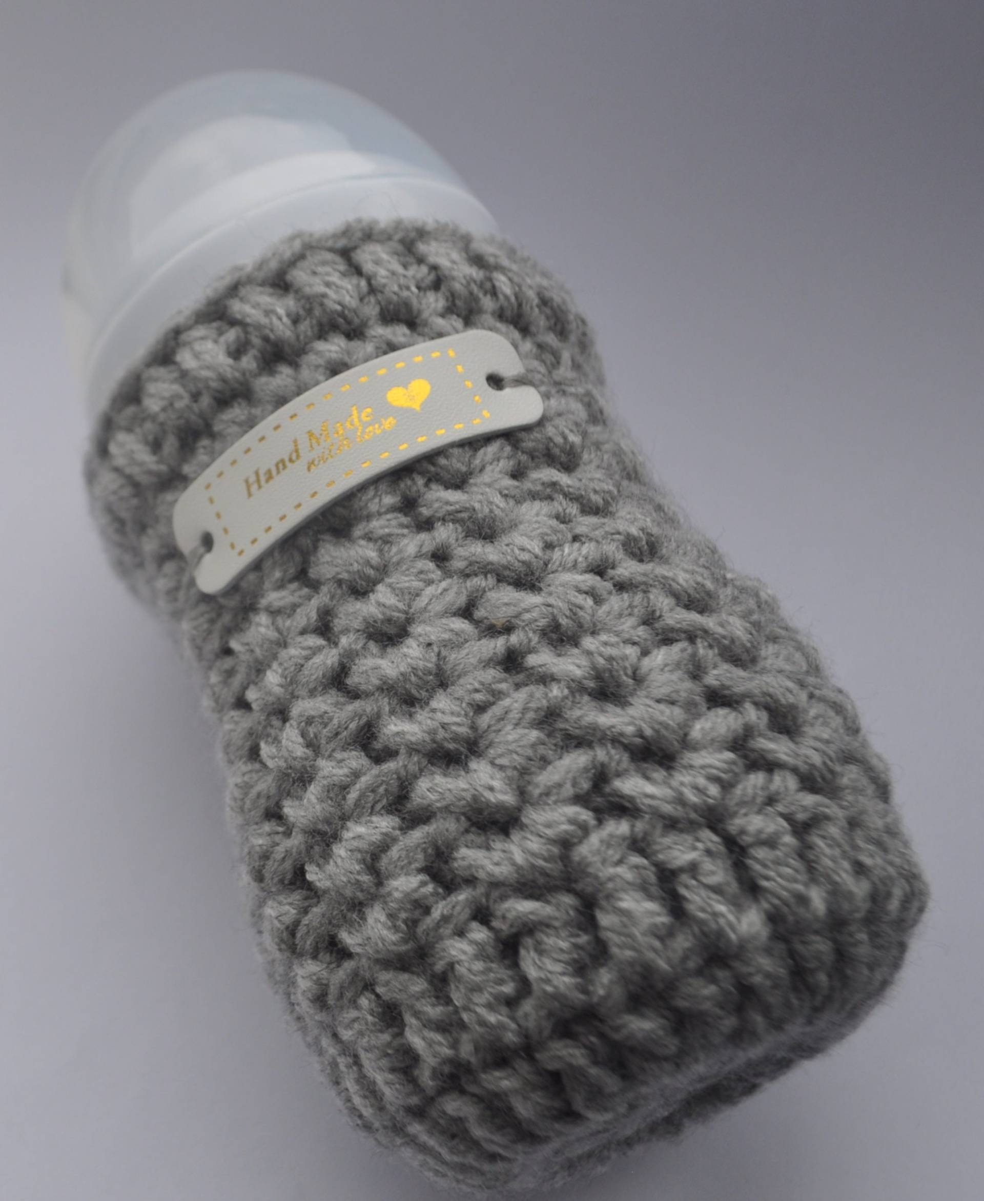Grauer Handgehäkelter Babyflaschenwärmer-Isolator, Gehäkelte Flasche Gemütlich, Begrenzte Ausgabe Einzigartiges Geschenk Bereit Zum Schiff Grauer Handgehäkelter Babyflaschenwärmer-Isolator, Gehäkelte Flasche Gemütlich, Begrenzte Ausgabe Einzigartiges Geschenk Bereit Zum Schiff von Etsy - BBKits
