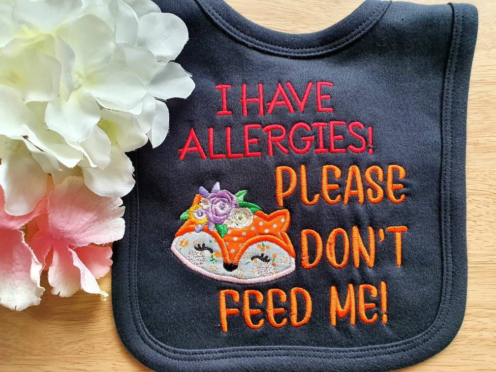 Allergiker Lätzchen, Bestickte Kleinkind Personalisierte Lätzchen von Etsy - BBThreadGifts