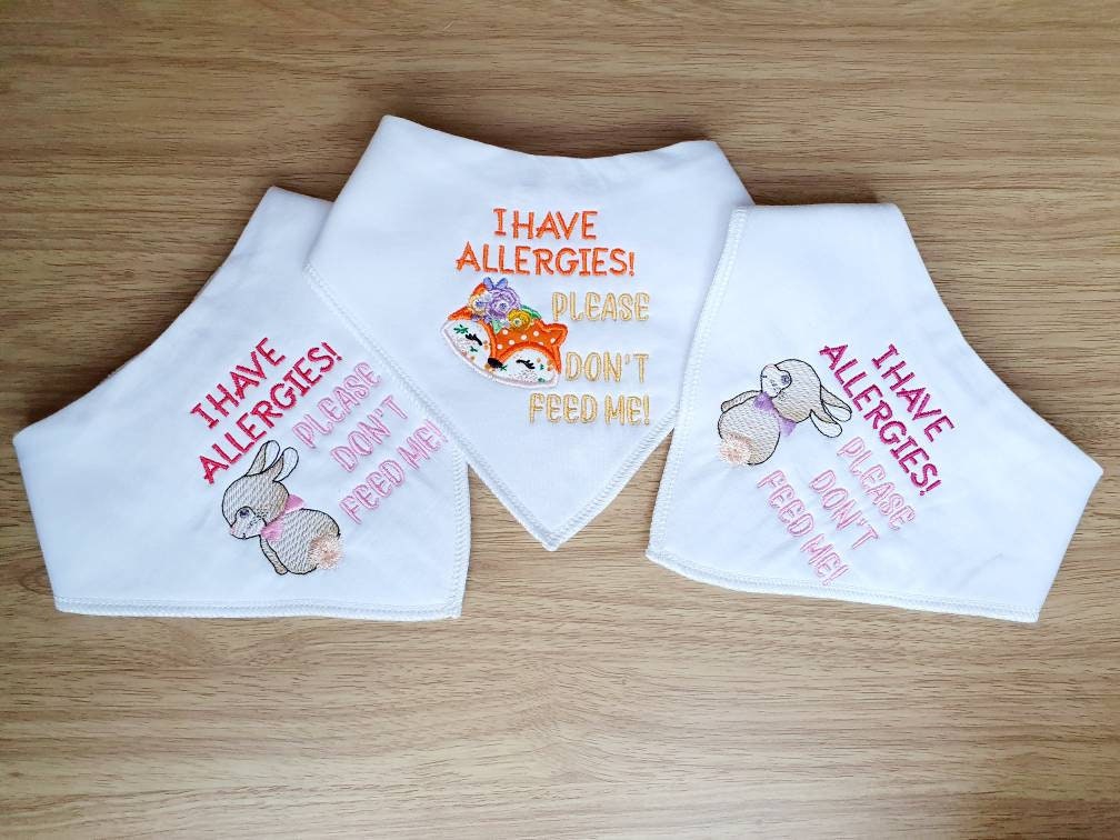 Allergiker Lätzchen, Bestickte Kleinkind Personalisierte Lätzchen von Etsy - BBThreadGifts