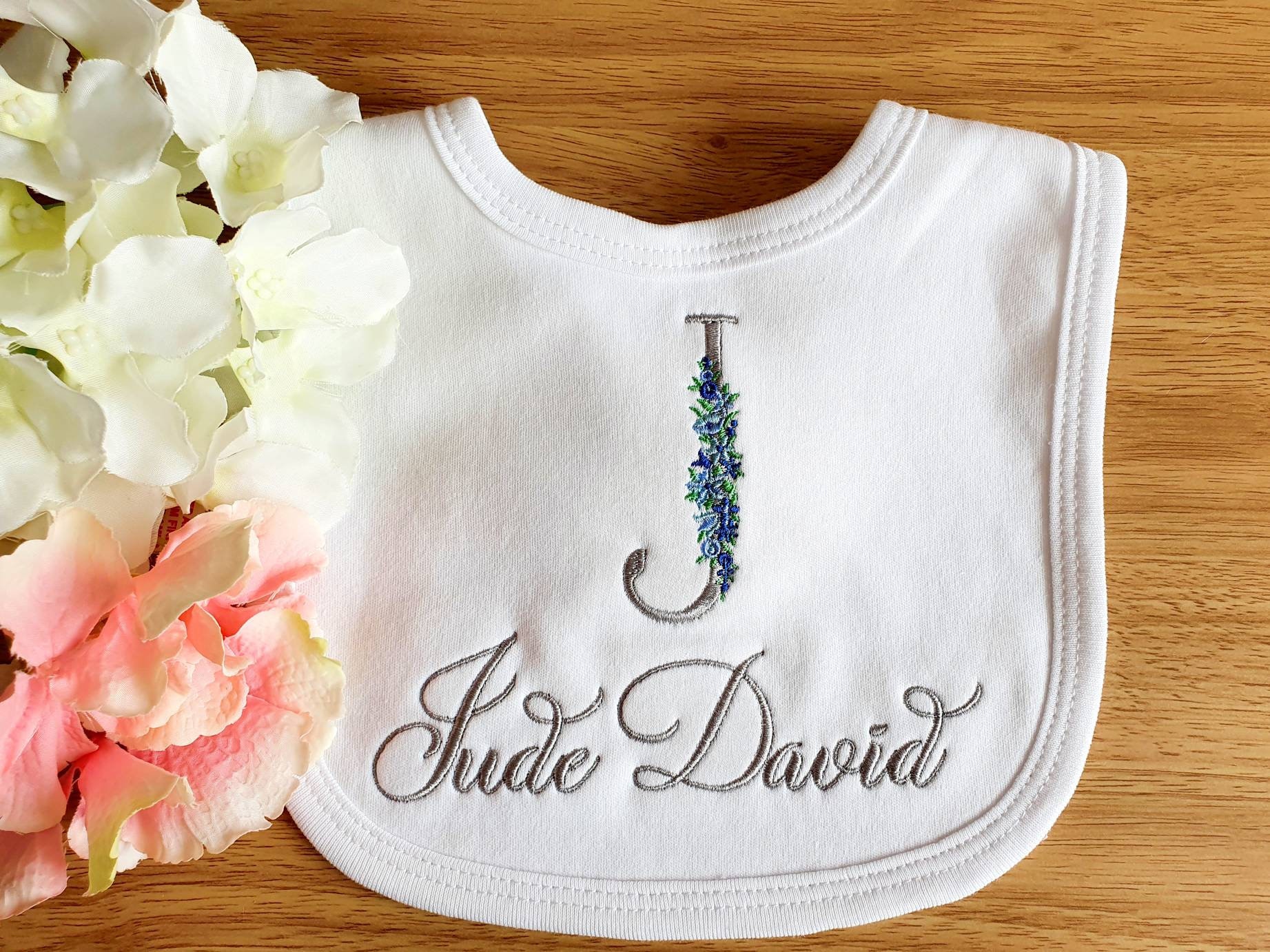 Personalisierte Babylätzchen, Gesticktes Lätzchen, Hochzeit Taufe Geschenk, Page Boy Lätzchen Personalisierte Babylätzchen, Gesticktes Lätzchen, Hochzeit Taufe Geschenk, Page Boy Lätzchen von Etsy - BBThreadGifts