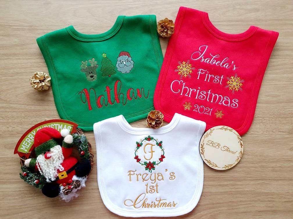 Personalisiertes Gesticktes Erstes Weihnachtslätzchen, Heiligabend-Boxfüller, Weihnachtsandenken, Mein Weihnachten Personalisiertes Gesticktes Erstes Weihnachtslätzchen, Heiligabend-Boxfüller, Weihnachtsandenken, Mein Weihnachten von Etsy - BBThreadGifts