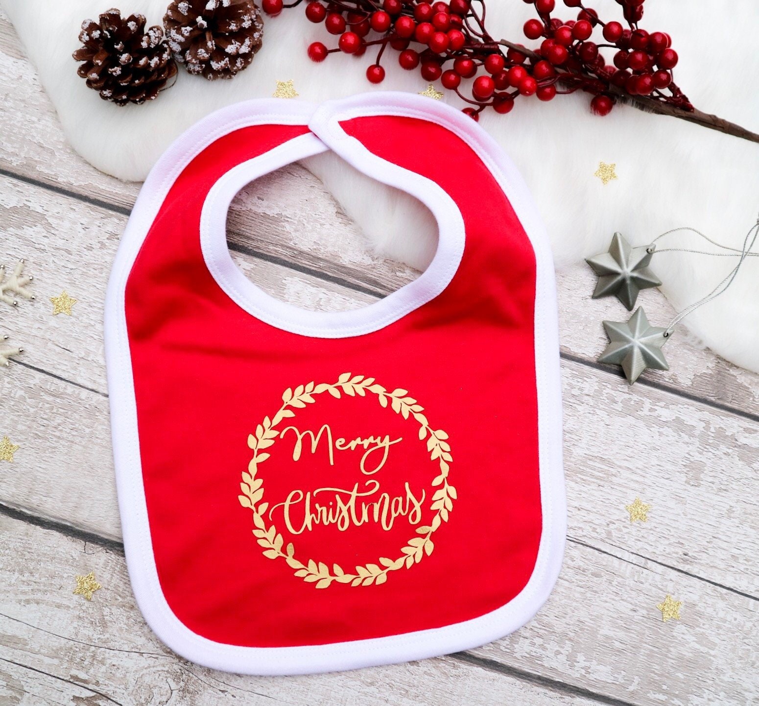 Frohe Weihnachten Baby Lätzchen, Rot, Weiß, Gold Burp Lätzchen von Etsy - BHWDesigns