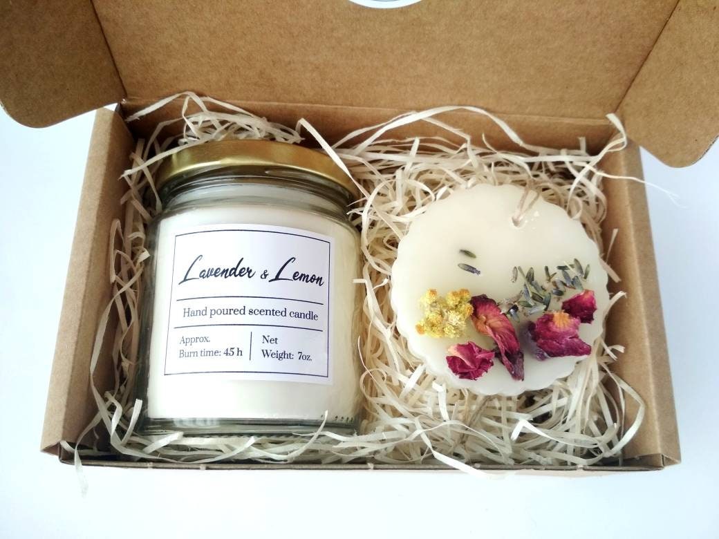 Niedliches Geschenkset Mit Duftkerze Und Natürlichem Wachsbeutel, Neue Mutter Geschenkbox, Geburtstagsgeschenkkorb Für Die Beste Freundin, Vegan von Etsy - BJCandleStudio