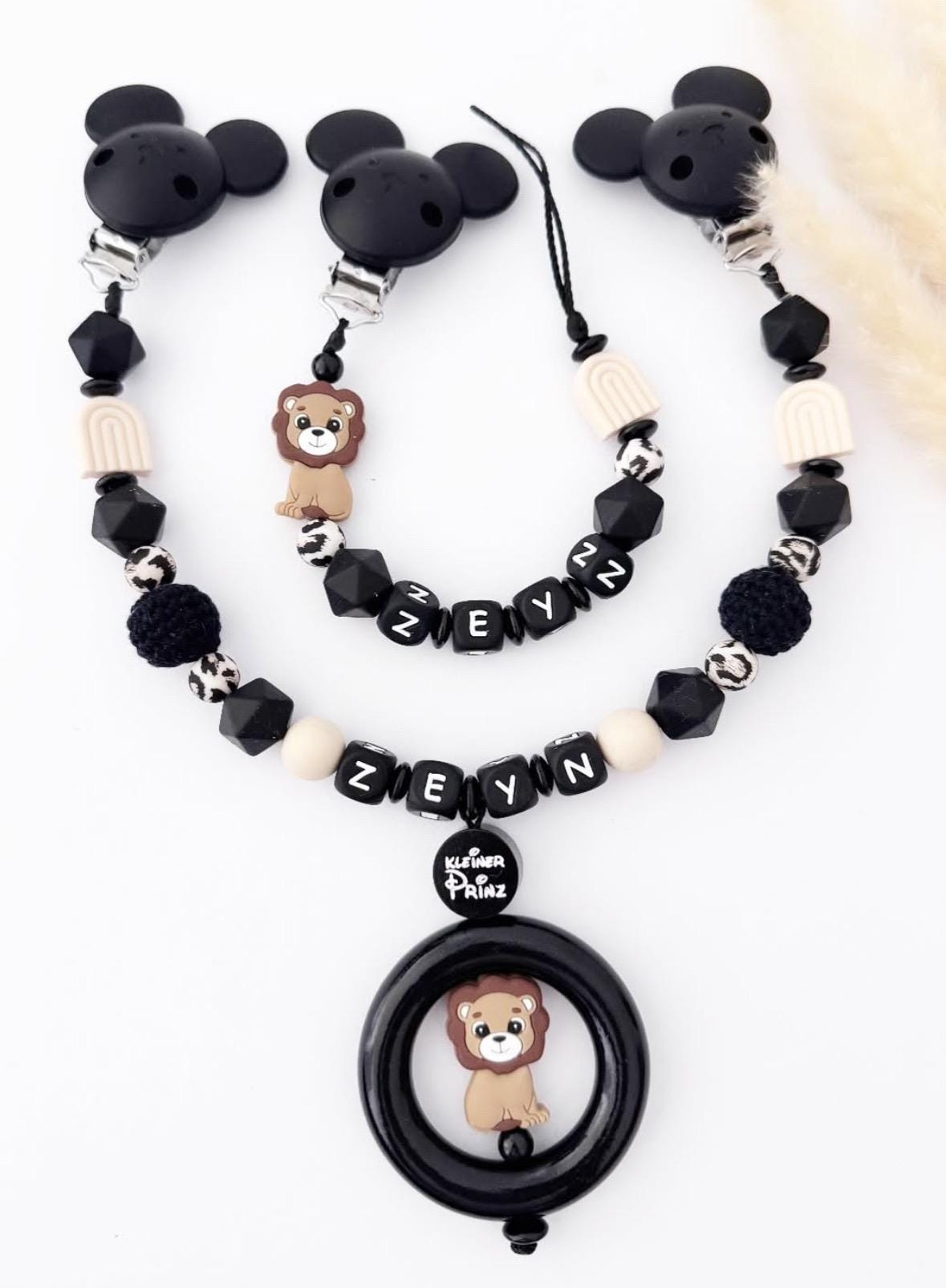 Löwe in Leo & Sxhwarz von Etsy - BabyAccessoiresDE