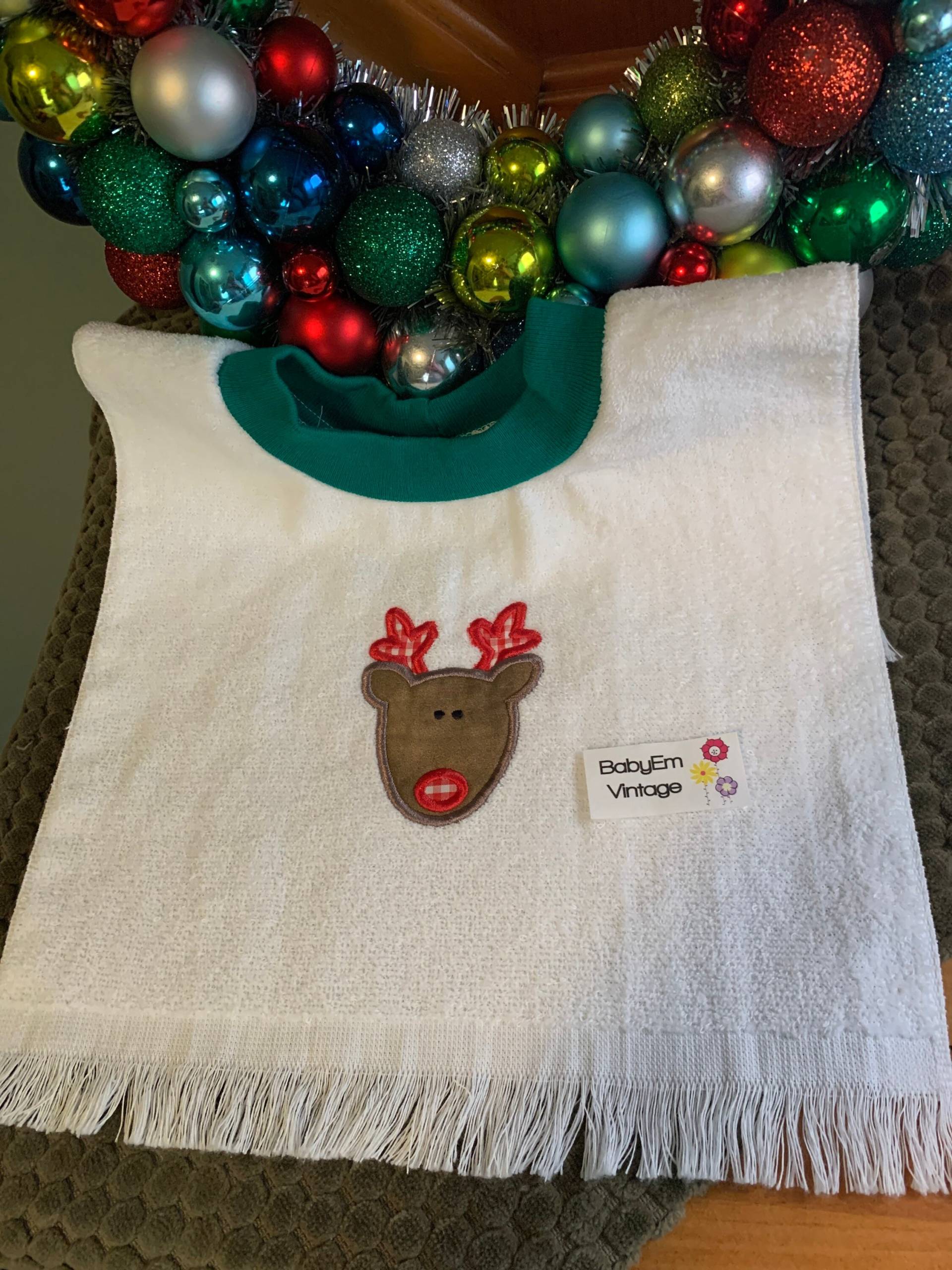 Individualisierbarer Weihnachtspullover Über Bestickte Rentier-Leinen von Etsy - BabyEmVintage
