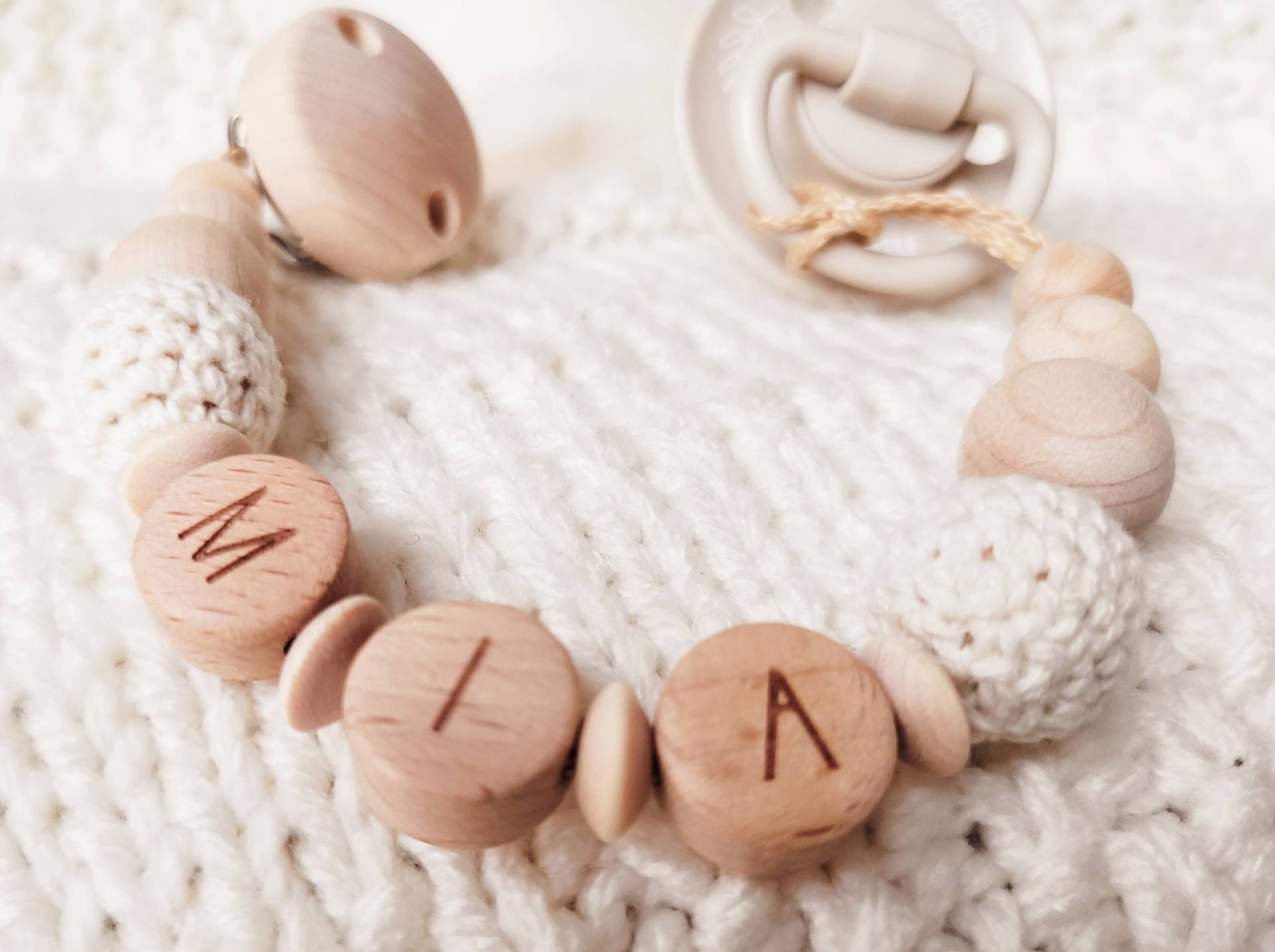 Schnullerkette Mit Namen, Beige, Natur, Personalisiert, Babygeschenk, Geschenk Zur Geburt, Taufe, Babyshower, Neugebore, Baby Schnullerkette Mit Namen, Beige, Natur, Personalisiert, Babygeschenk, Geschenk Zur Geburt, Taufe, Babyshower, Neugebore, Baby von Etsy - BabyKimba