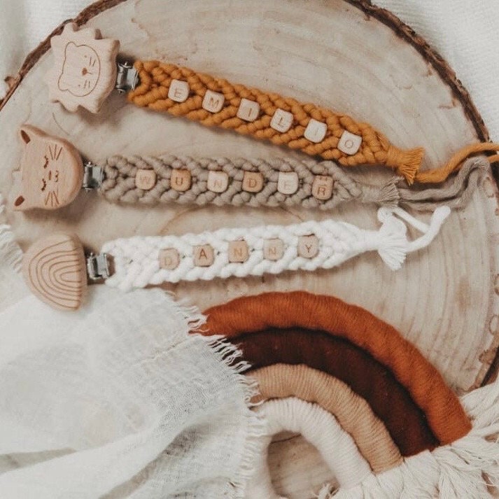 Macrame Schnullerkette Mit Namen/Macramee Nukikette/Personalisierte Schnullerkette/ Geschenk Zur Geburt Macrame Schnullerkette Mit Namen/Macramee Nukikette/Personalisierte Schnullerkette/ Geschenk Zur Geburt von Etsy - BabyausstattungBoho