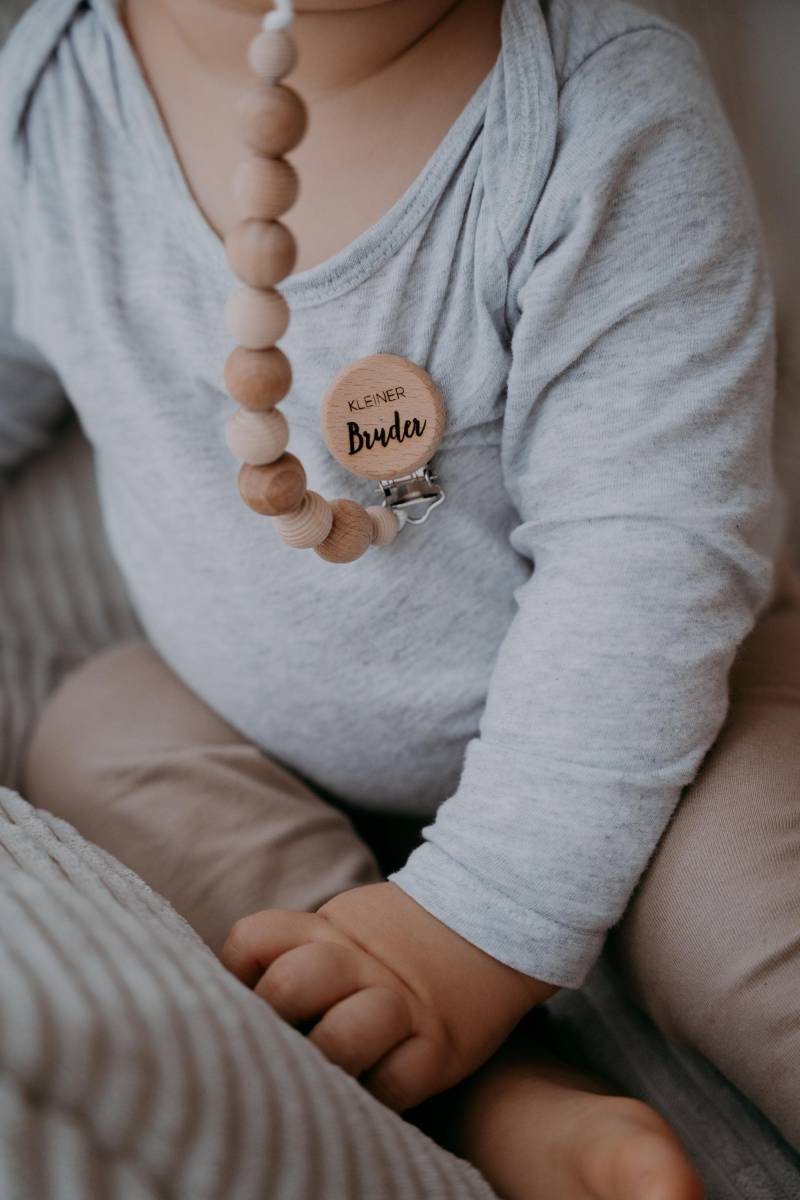 Schnullerkette Mit Namen/Wunder Silikon Und Holzperlen Geschenk Zur Geburt/ Schnullerband Personalisiert Babyparty Gravierter Clip von Etsy - BabyausstattungBoho