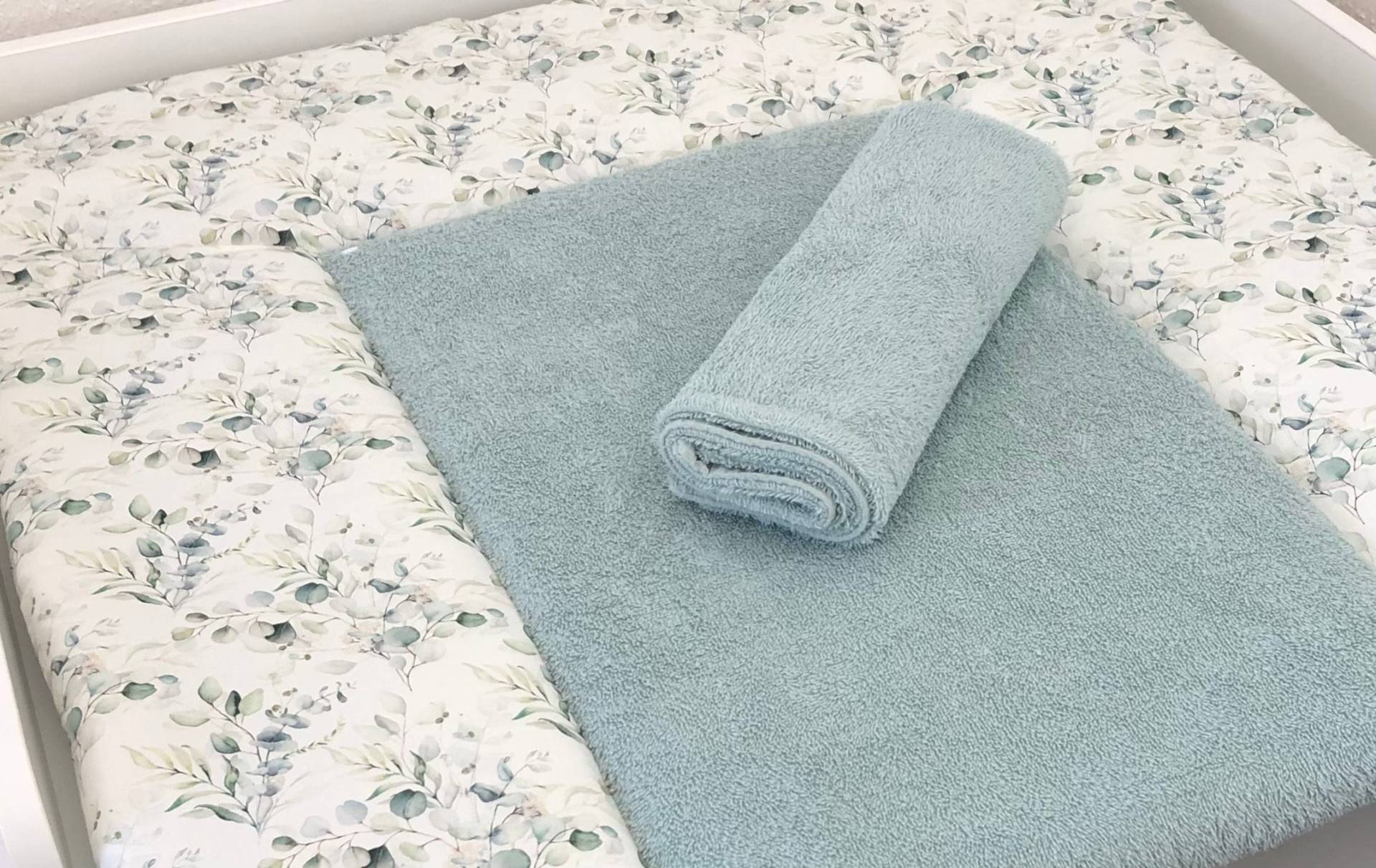 Schöne Wickelauflage Eukalyptus Muster Frottee Altmint +Erstzunterlage Produktnummer Wa 0713 Schöne Wickelauflage Eukalyptus Muster Frottee Altmint +Erstzunterlage Produktnummer Wa 0713 von Etsy - BabyglueckDesign