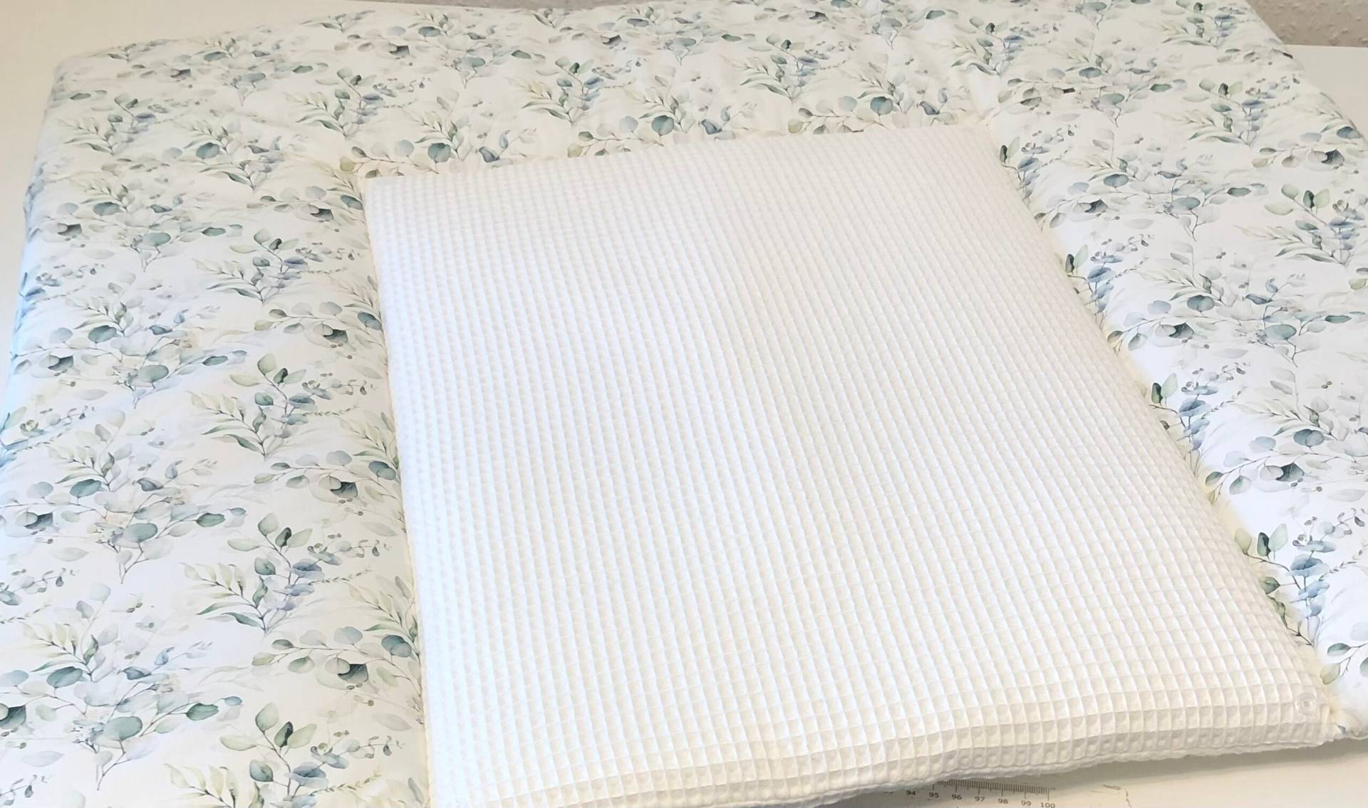 Schöne Wickelauflage Mit Eukalyptus Und Waffelstoff Ecru Produktnummer Wa 0712 Schöne Wickelauflage Mit Eukalyptus Und Waffelstoff Ecru Produktnummer Wa 0712 von Etsy - BabyglueckDesign