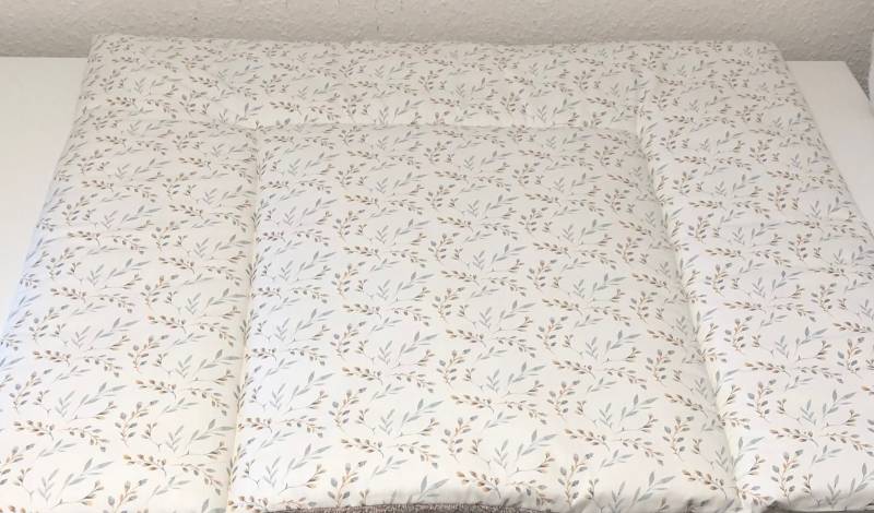 Schöne Wickelauflage Mit Weidenkätzchen Blätterranken Produktnummer Wa 0712 von Etsy - BabyglueckDesign