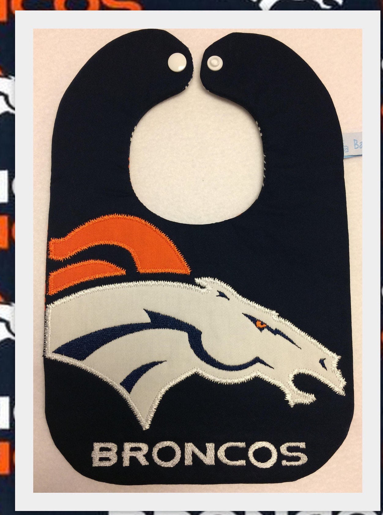 Broncos Baby Lätzchen Broncos Baby Lätzchen von Etsy - Babyneedsbibs