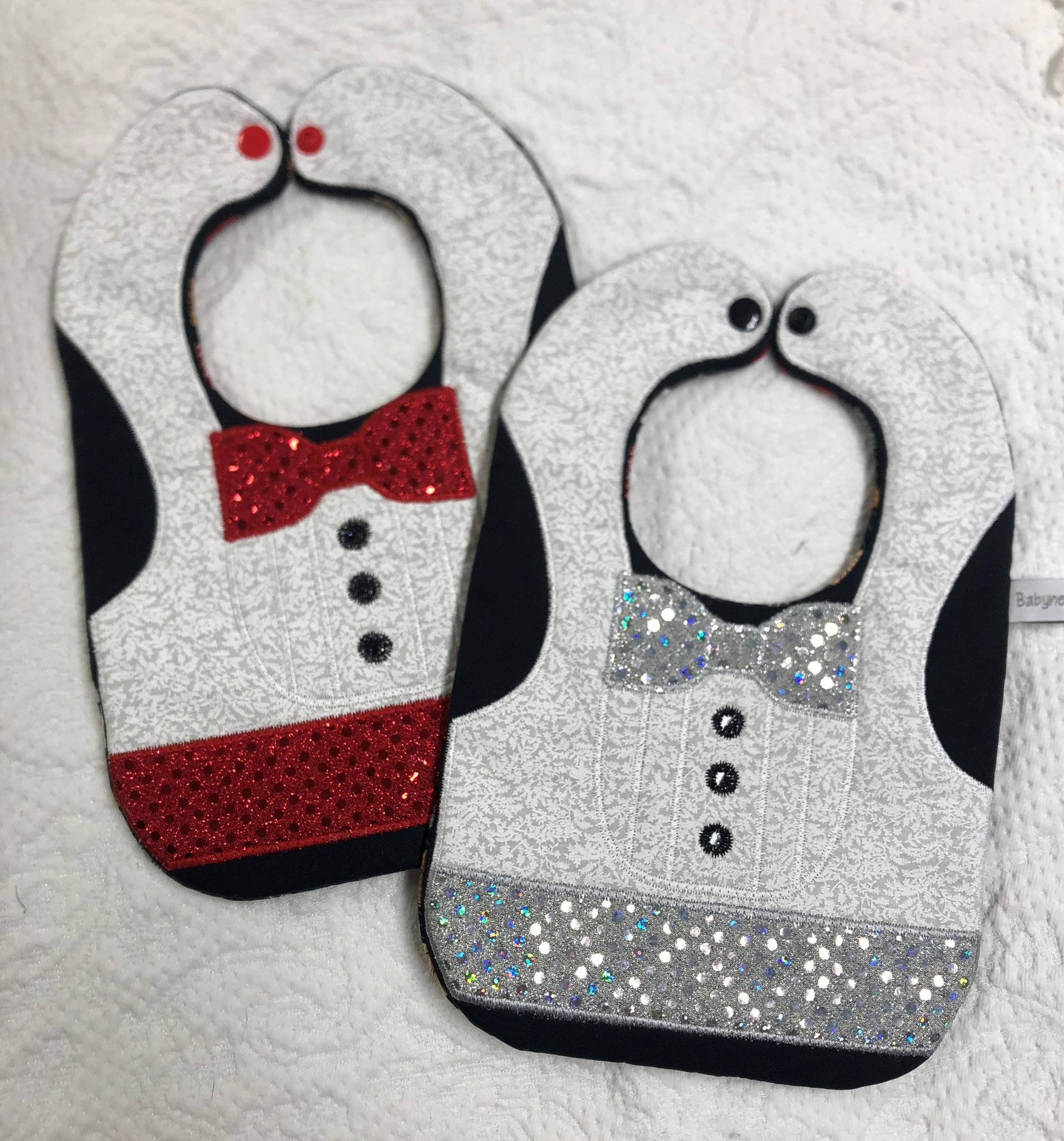 Tuxedo Baby-Lätzchen Tuxedo Baby-Lätzchen von Etsy - Babyneedsbibs