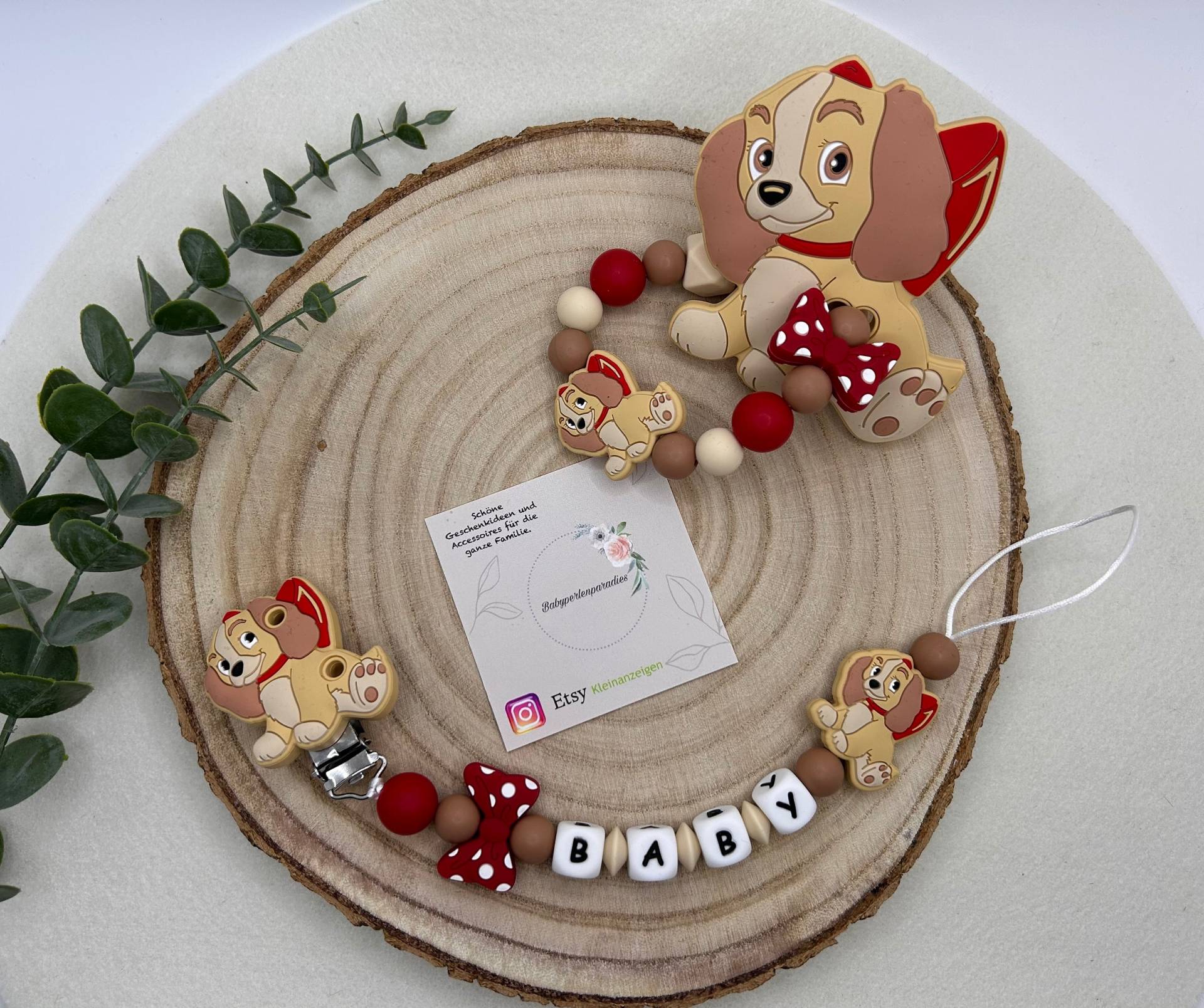 Schnullerketten Set, Hund, Hunde Dame, Susi, Hund Mit Schleife, Personalisierte Schnullerkette, Greifring, Susi Und Strolchi Schnullerketten Set, Hund, Hunde Dame, Susi, Hund Mit Schleife, Personalisierte Schnullerkette, Greifring, Susi Und Strolchi von Etsy - Babyperlenparadies