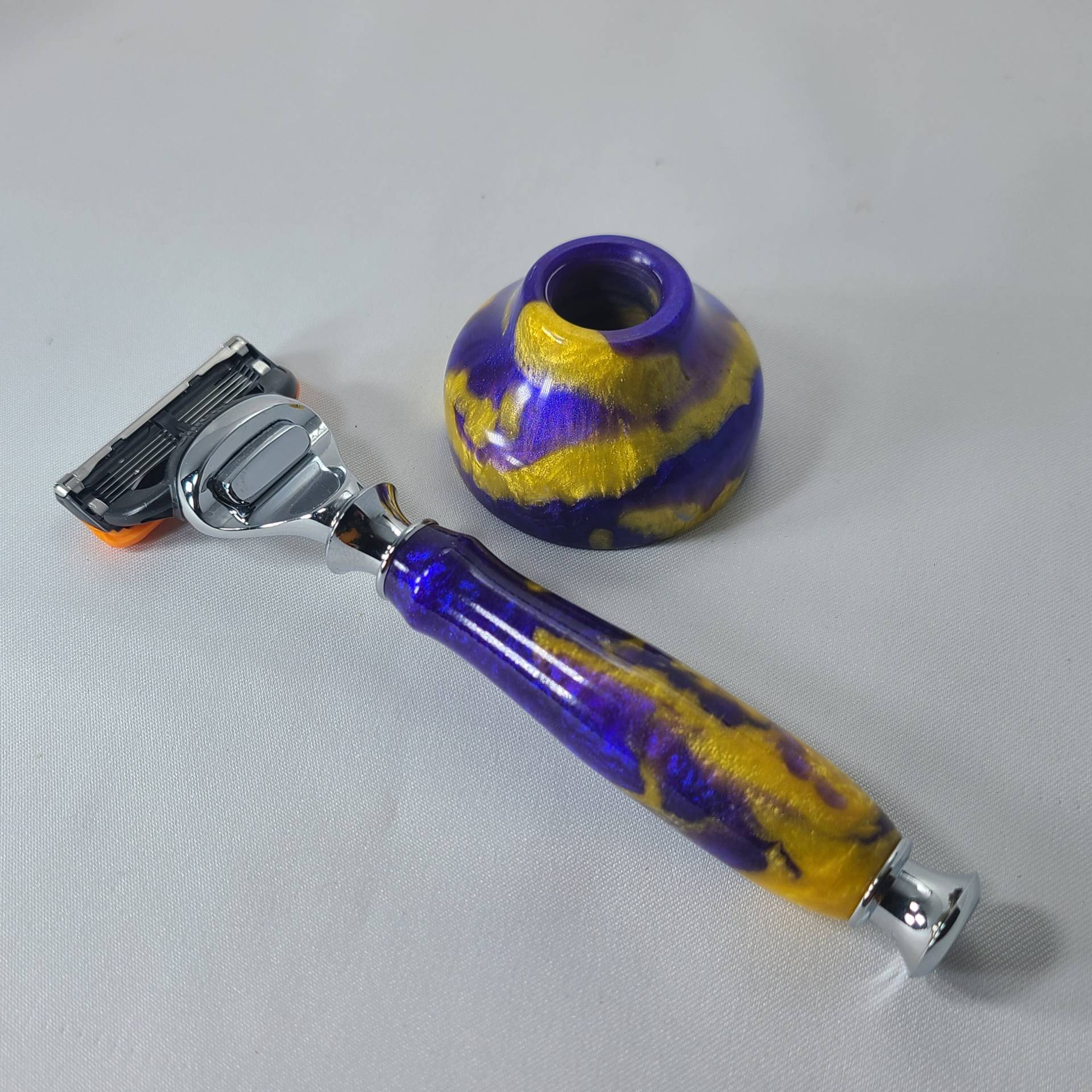 Wikinger/Lakers Fusion Rasiermesser Und Ständer Wikinger/Lakers Fusion Rasiermesser Und Ständer von Etsy - BadlandsShaving