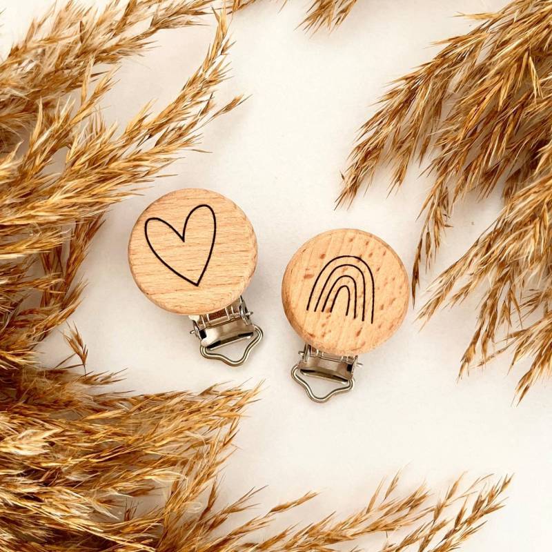 Schnullerketten-Clip Holz | Personalisiert Mit Motiv & Name |Gravur Wählbar Für Baby, Kinderwagen, Beißkette von Etsy - BahaeDesigns