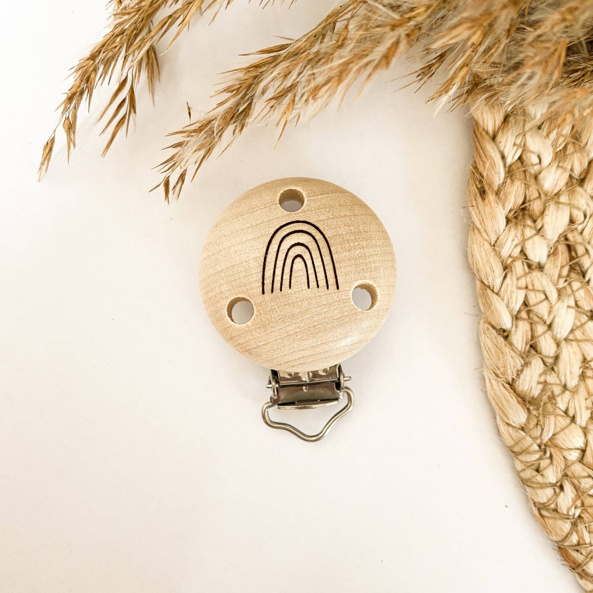 Schnullerketten-Clip Mit Gravur | Motiv Holz Schnullerketten-Clip Mit Gravur | Motiv Holz von Etsy - BahaeDesigns