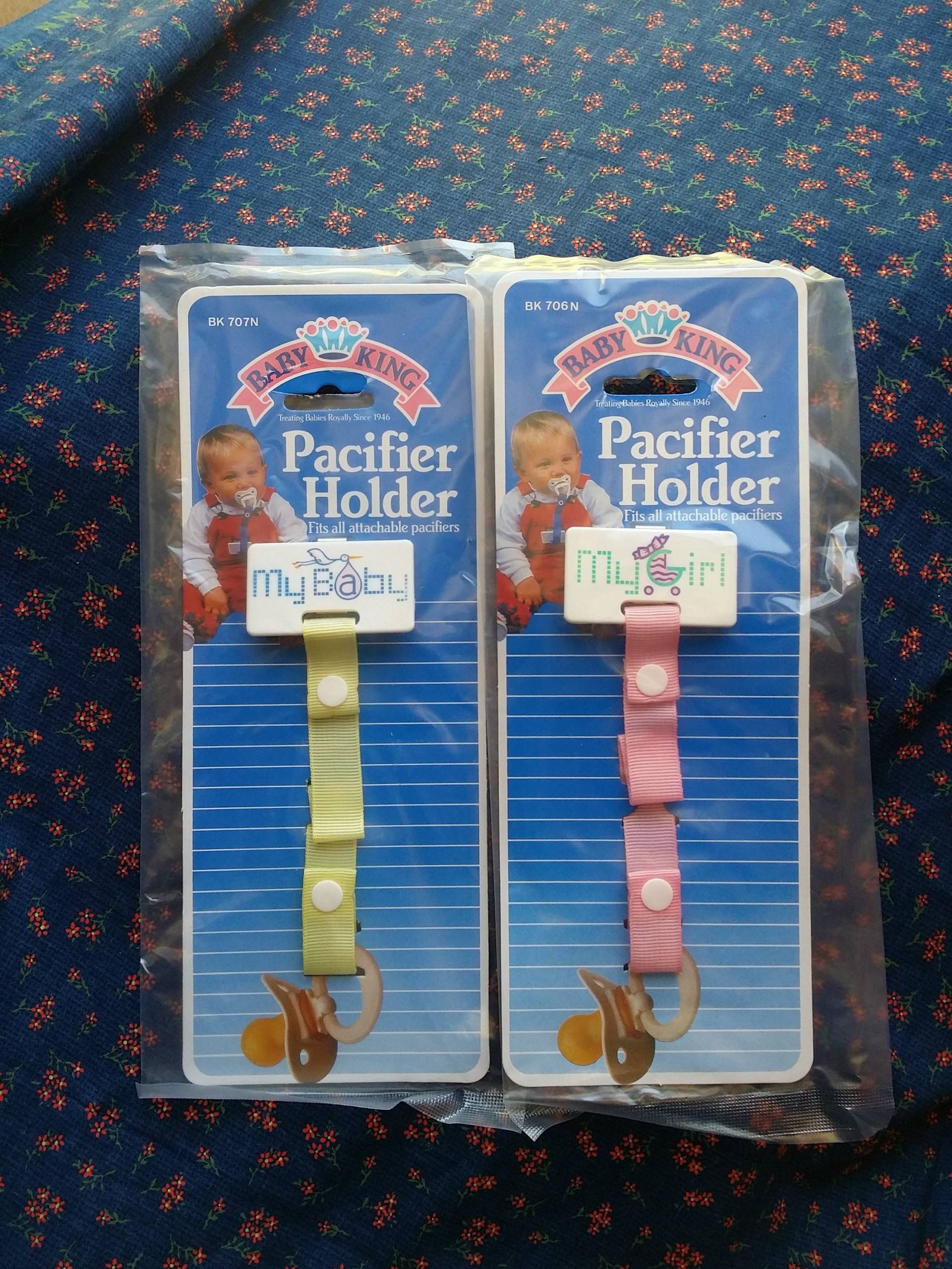 Schnullerhalter, Vintage Mein Baby, Gelb, Mädchen, Rosa, Baby Shower Geschenk, 1990 King, Neues Accessoires Schnullerhalter, Vintage Mein Baby, Gelb, Mädchen, Rosa, Baby Shower Geschenk, 1990 King, Neues Accessoires von Etsy - BambiVintageKids