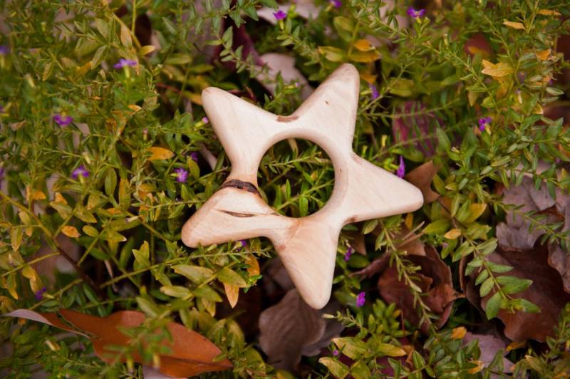 Beißring Little Star Ahorn Von Bandy, Handgemachtes Bienenwachs - Und Jojobaöl-Finish, Altholz von Etsy - BandyWoodworks