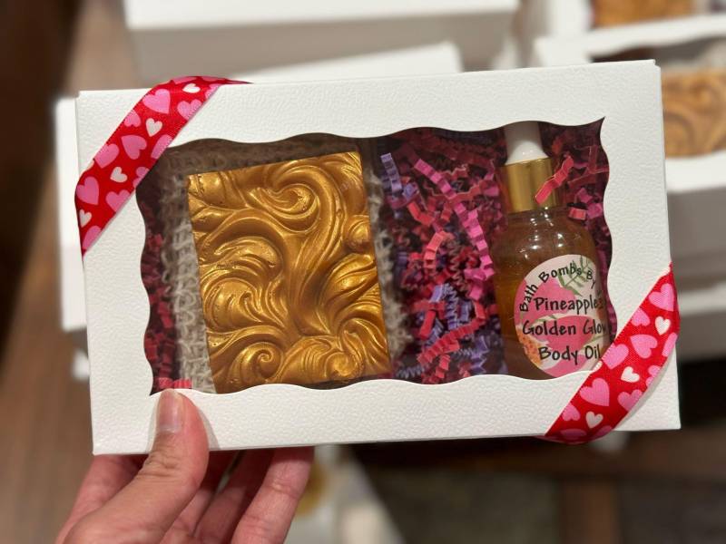 Kurkuma Seife Und Schimmerndes Körperöl Weihnachtsgeschenk Set von Etsy - BathBombsByJay