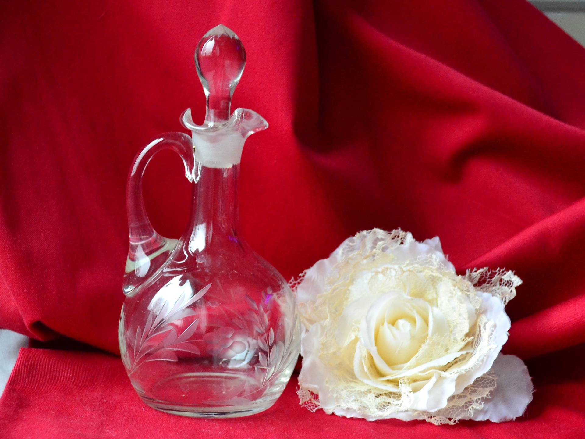 Vintage Parfum Flasche Geschnitzt Blume Zarte Parfümtte Glas Dekor Beauty Ornament Subtl Dekoriert Parfüm Geschenk Vintage Parfum Flasche Geschnitzt Blume Zarte Parfümtte Glas Dekor Beauty Ornament Subtl Dekoriert Parfüm Geschenk von Etsy - BazaarVintageStore