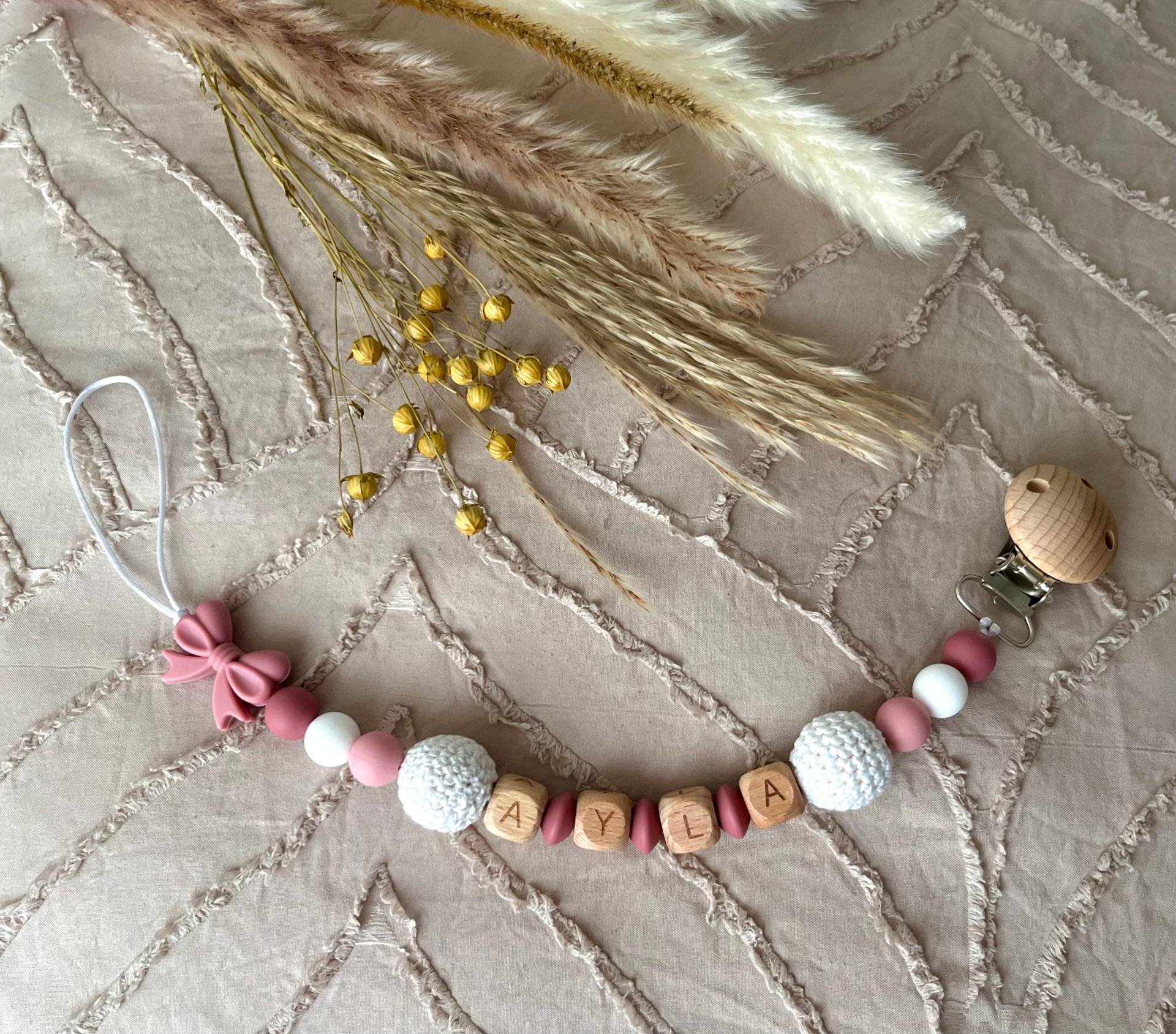 Personalisierte Boho Makramee Schnullerkette Mit Holzclip - Individueller Baby Name Personalisierte Boho Makramee Schnullerkette Mit Holzclip - Individueller Baby Name von Etsy - Bbabyboutiquee