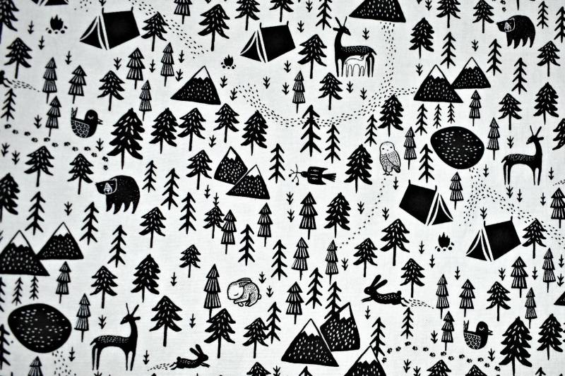 Schwarz & Weiß/Creme Camping Wickelunterlage, Waldlandschaft Kinderzimmer Bezug, Berg Baum Wickelbezug, Wald Pad Cover von Etsy - BearandCubGoods