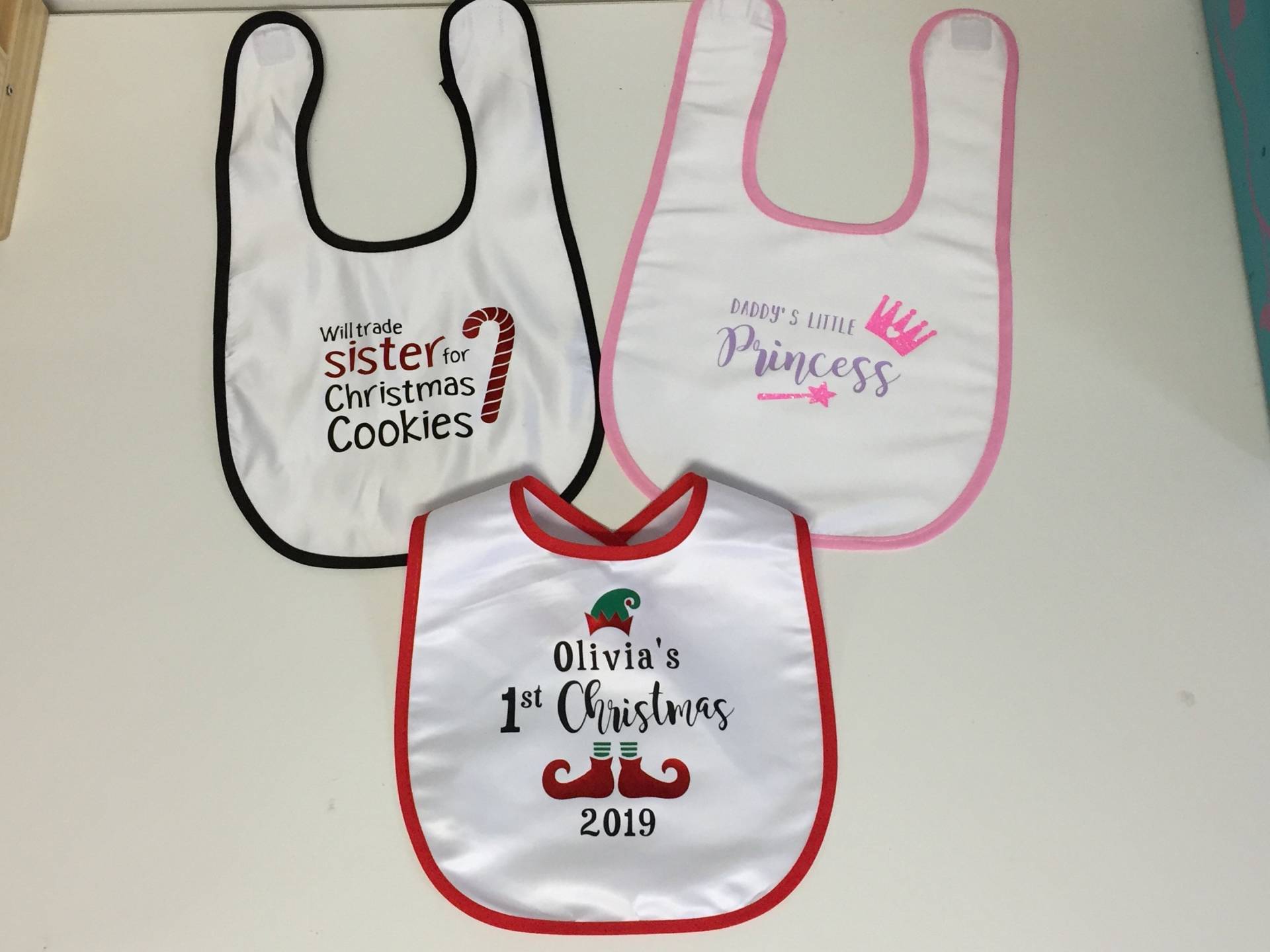 Baby-Bib - Individualisiert Baby-Bib - Individualisiert von Etsy - BearyNiceDesignsAU