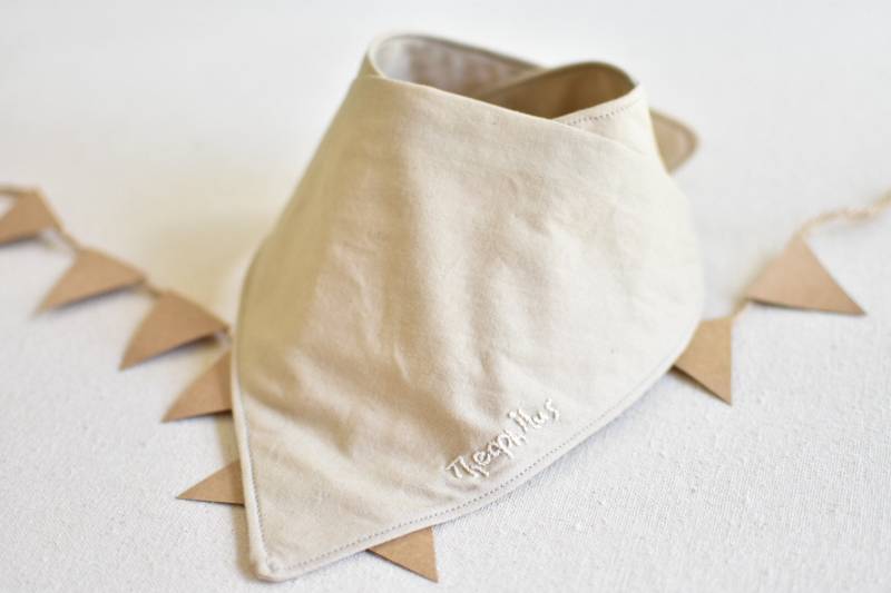 Hand Bestickt Khaki Tan Beige Personalisierter Name Monogramm Atmungsaktiv Absorbierender Musselin Leinen Baumwolle Baby Bandana Lätzchen Massiv Fall von Etsy - BeauandBellaBoutique