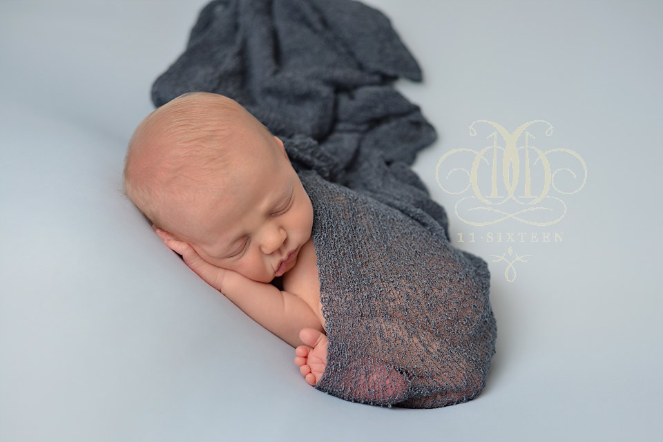 Dunkelgrauer Stretch Strick Wrap Neugeborene Fotografie Requisite Cocoon Baby Swaddle Dunkelgrauer Stretch Strick Wrap Neugeborene Fotografie Requisite Cocoon Baby Swaddle von Etsy - BeautifulPhotoProps