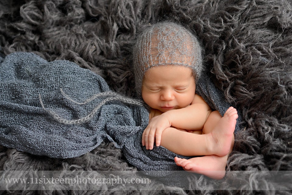 Dunkelgrauer Stretch Strick Wrap Neugeborene Fotografie Requisite Cocoon Dunkelgrauer Stretch Strick Wrap Neugeborene Fotografie Requisite Cocoon von Etsy - BeautifulPhotoProps