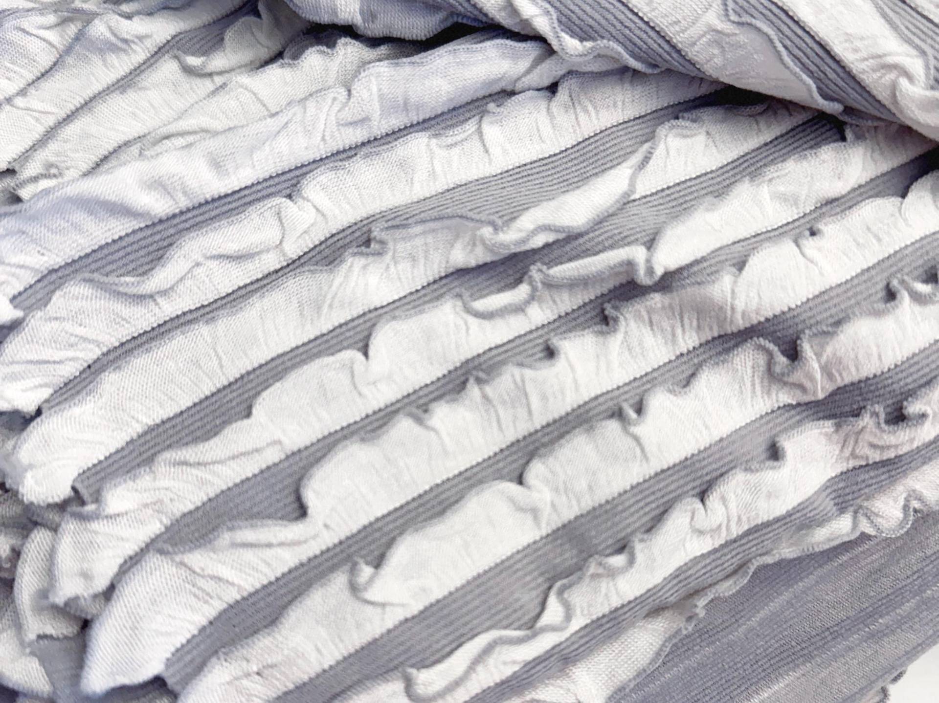 Grau Gestreiftes Rüschen Stretch Wrap Neugeborenen Fotorequisite von Etsy - BeautifulPhotoProps