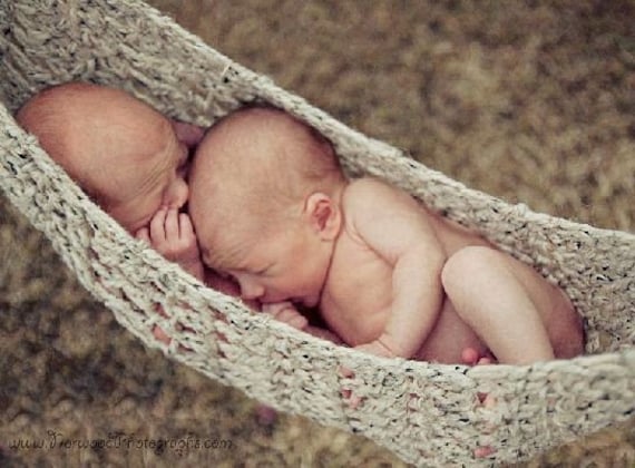 Haferflocken Beige Neugeborenen Hängematte, Baby Hängematte Schaukel, Fotografie Requisite, Häkeln Strick Pod Foto Requisiten von Etsy - BeautifulPhotoProps