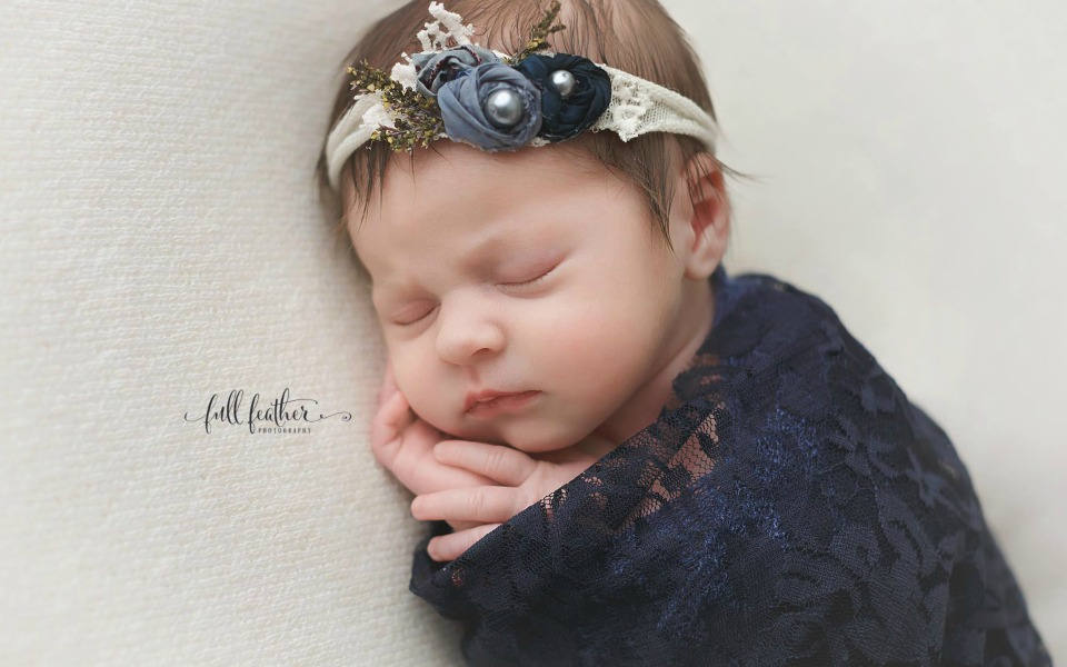 Navy Blue Stretch Lace Wrap Neugeborene Fotografie Requisite Baby Swaddle von Etsy - BeautifulPhotoProps