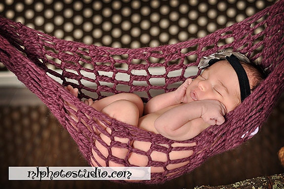 Neugeborenen Baby Hängematte Photo Prop Lila Neugeborenen Baby Hängematte Photo Prop Lila von Etsy - BeautifulPhotoProps