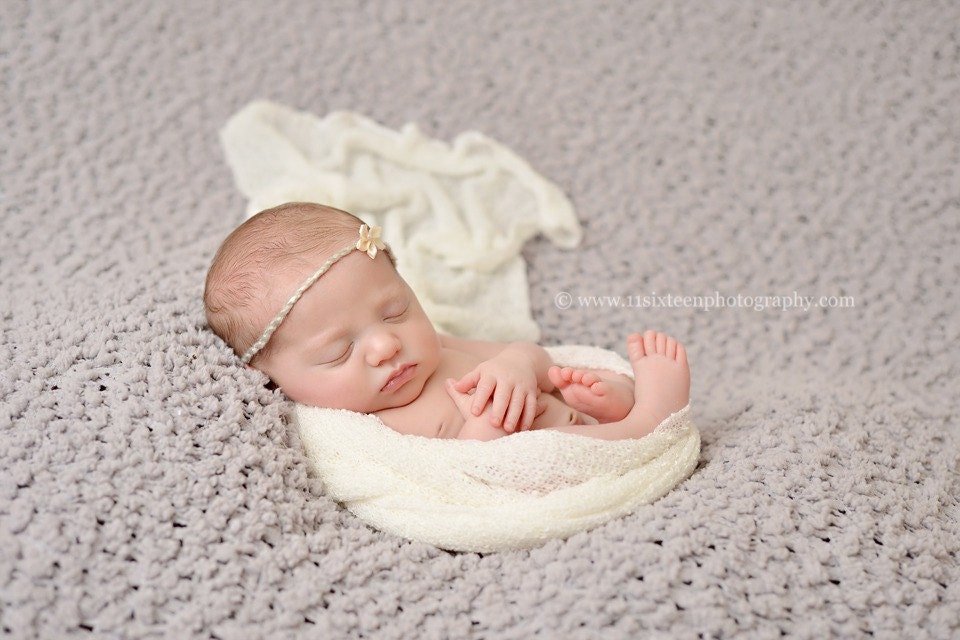 Off White Stretch Strick Wrap Neugeborene Baby Fotografie Requisite von Etsy - BeautifulPhotoProps