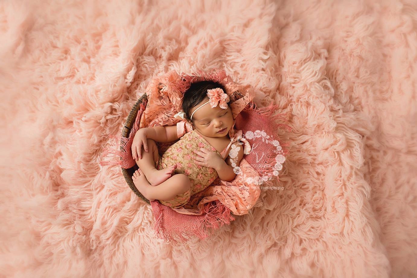 Pfirsich Papaya Stretch Spitzen Wrap Neugeborenen Baby Fotografie Requisite Pfirsich Papaya Stretch Spitzen Wrap Neugeborenen Baby Fotografie Requisite von Etsy - BeautifulPhotoProps