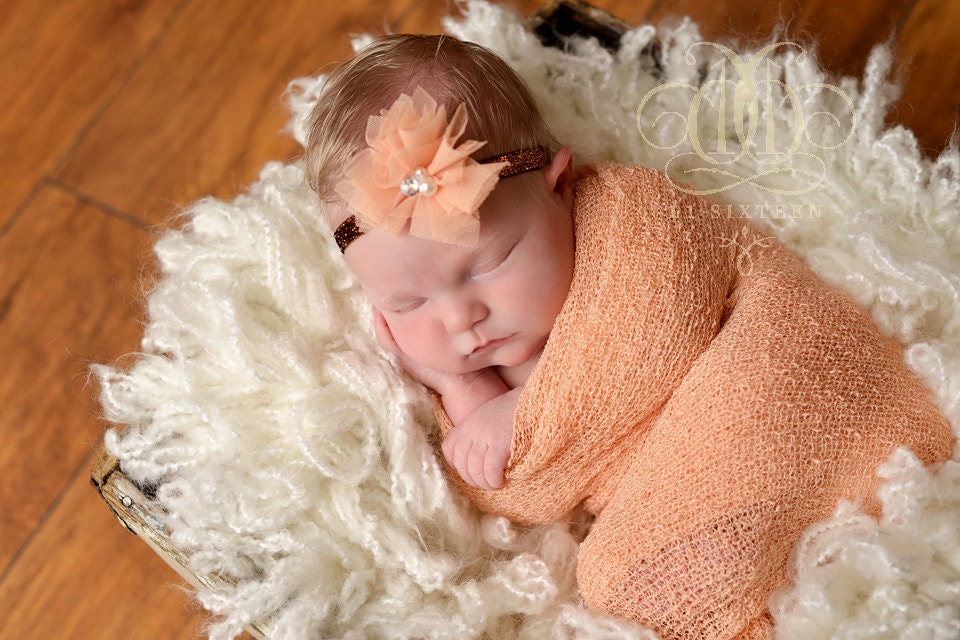Pfirsich Stretch Strick Wrap Neugeborene Baby Fotografie Requisite von Etsy - BeautifulPhotoProps