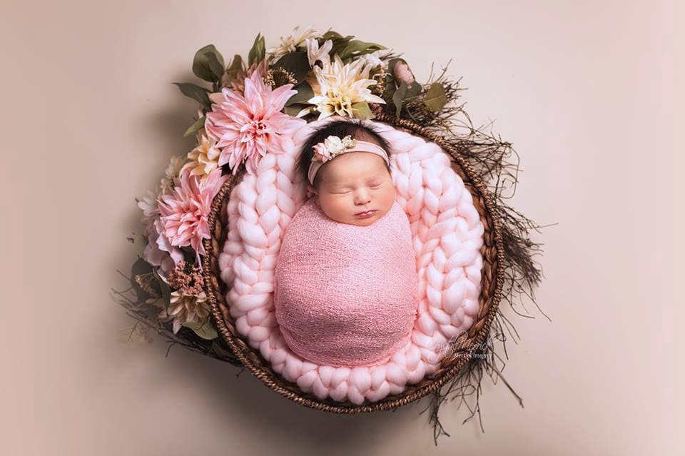 Rosa Stretch Strick Wrap Neugeborene Baby Fotografie Requisite von Etsy - BeautifulPhotoProps