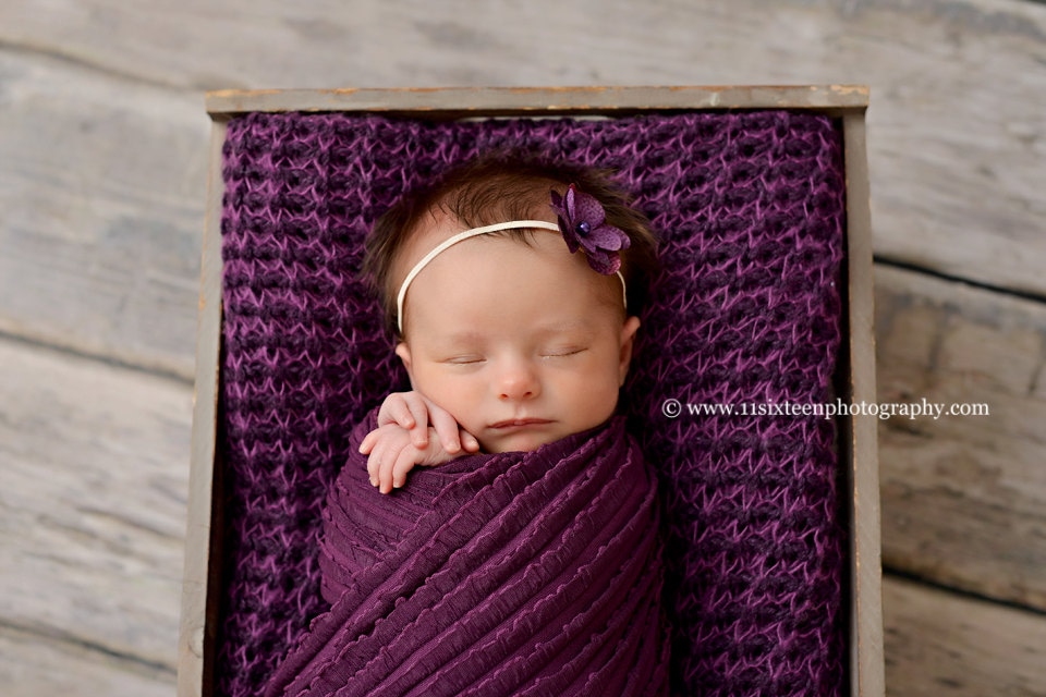 Set Rüschen Stretch Stoff Layer Wrap Und Stirnband Aubergine Lila Neugeborene Fotografie Requisite Set Rüschen Stretch Stoff Layer Wrap Und Stirnband Aubergine Lila Neugeborene Fotografie Requisite von Etsy - BeautifulPhotoProps