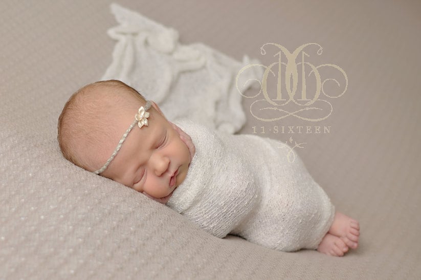 Weißer Stretch Strick Wrap Neugeborene Fotografie Requisite von Etsy - BeautifulPhotoProps