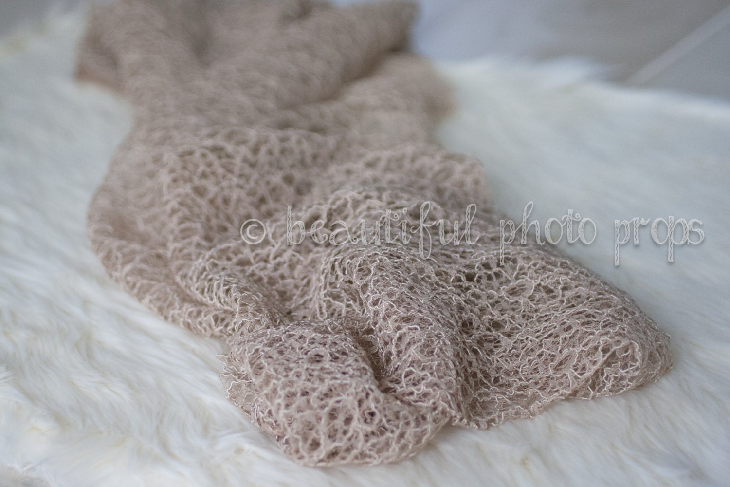 stoff-Spitzen-Wrap Beige Tan Neugeborenen Fotografie Requisite Posieren Swaddle stoff-Spitzen-Wrap Beige Tan Neugeborenen Fotografie Requisite Posieren Swaddle von Etsy - BeautifulPhotoProps